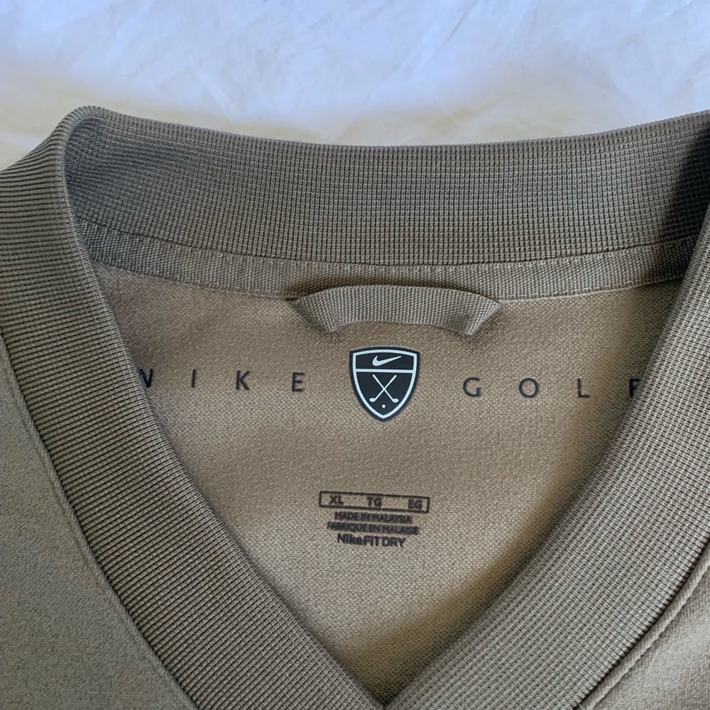 Men’s Nike Fit Dry Golf Vest In Great Condition! - Picture 2 of 4